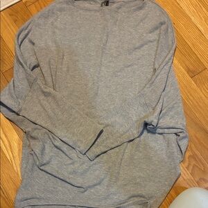 Alya Heather Gray Top